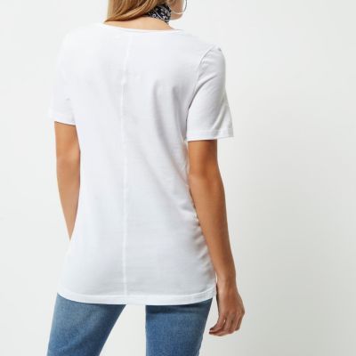 White scoop neck t-shirt